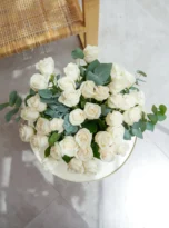 35-white-roses-vase-flowers-in-belek-2.webp